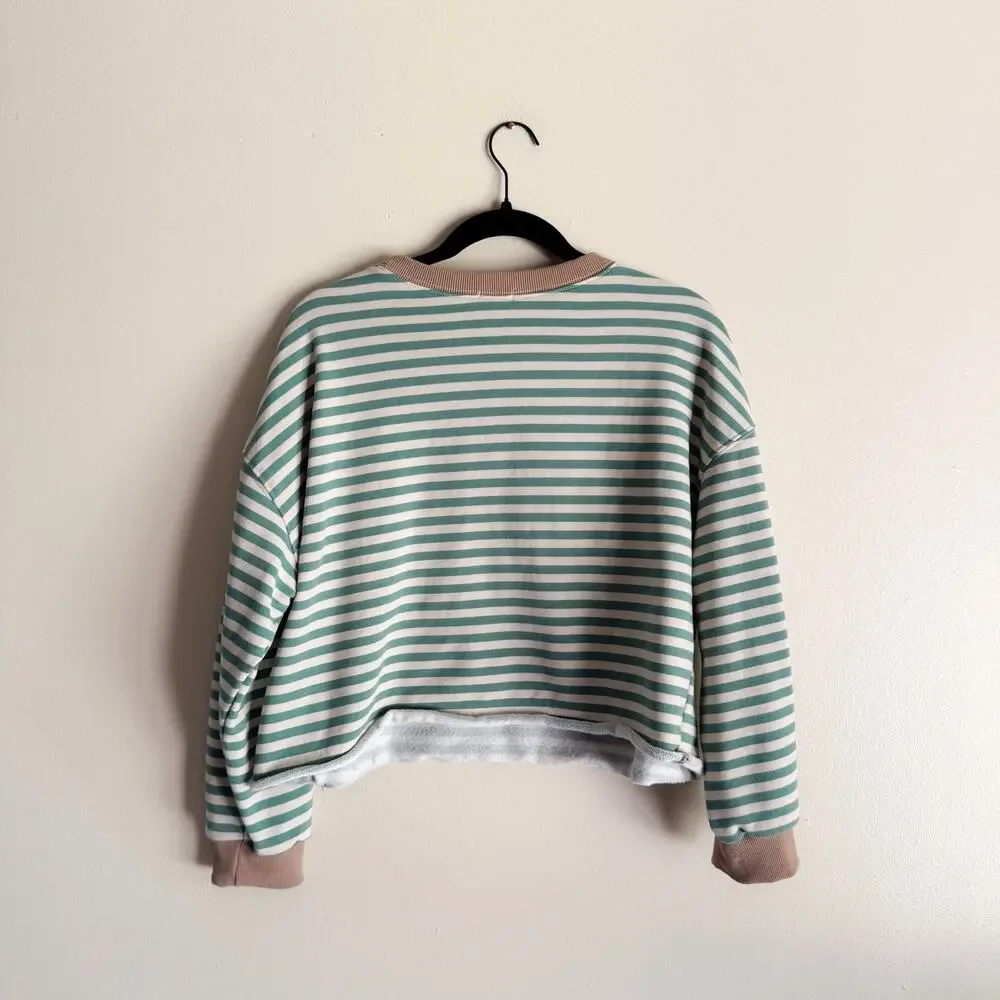 BKE Green + Cream Striped Crop Crewneck Sweatshirt - Large
